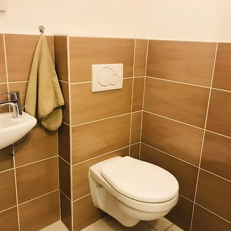 Apartment De *